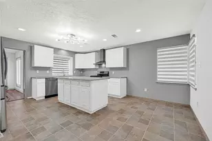 705 Holly Springs Ct, Conroe, TX 77302 - Photo 1