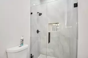 2401 Chapman St, Houston, TX 77009 - Photo 36