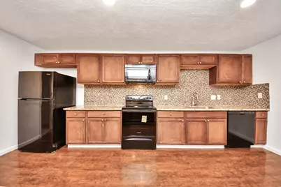 5521 Southlea Street, Houston, TX 77033 - Photo 6