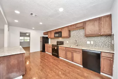 5521 Southlea Street, Houston, TX 77033 - Photo 12