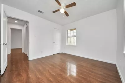 5521 Southlea Street, Houston, TX 77033 - Photo 18