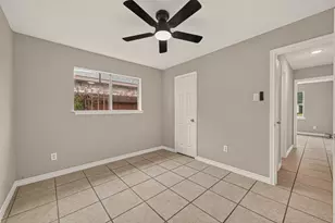 8607 Valley Forest Dr, Houston, TX 77078 - Photo 16