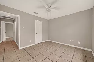 8607 Valley Forest Dr, Houston, TX 77078 - Photo 14