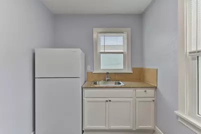 909 28th Street #C, Galveston, TX 77550 - Photo 8
