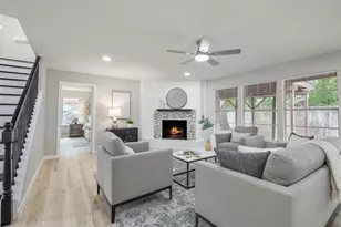 1819 Redwood Ct, Sugar Land, TX 77498 - Photo 4