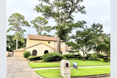 1022 Oak Leaf Street, La Porte, TX 77571 - Photo 2