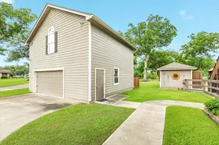 514 Winchester Trail, Angleton, TX 77515 - Photo 34