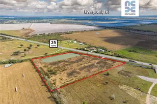 10212 Hwy 35, Liverpool, TX 77577 - Photo 16