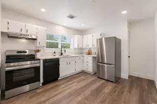 5759 Belneath St, Houston, TX 77033 - Photo 6