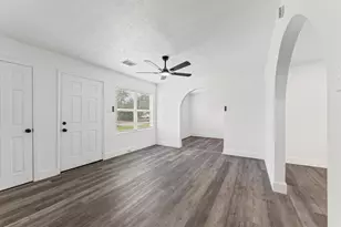 5759 Belneath St, Houston, TX 77033 - Photo 4
