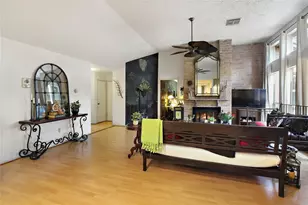 343 Richvale Ln, Houston, TX 77598 - Photo 2