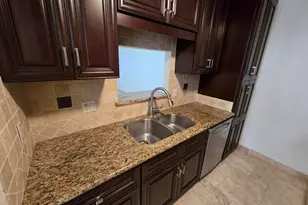 9800 Pagewood Ln, Houston, TX 77042 - Photo 10