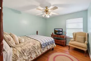 10922 Ivyridge Rd, Houston, TX 77043 - Photo 16