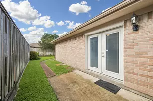 12827 Sandri Ln, Houston, TX 77077 - Photo 22