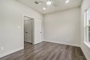 8025 Virgil St, Houston, TX 77088 - Photo 36