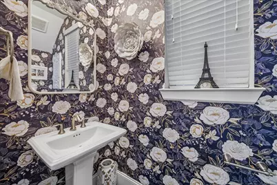 11013 Ayrshire Park Lane, Houston, TX 77043 - Photo 10