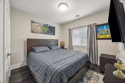 11013 Ayrshire Park Lane, Houston, TX 77043 - Photo 14