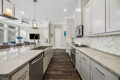 11013 Ayrshire Park Lane, Houston, TX 77043 - Photo 6