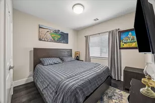 11013 Ayrshire Park Ln, Houston, TX 77043 - Photo 14