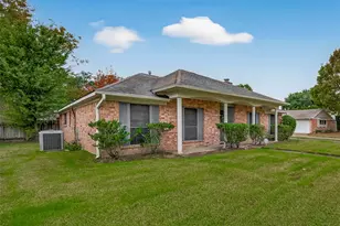 12310 Vanderheath Dr, Houston, TX 77031 - Photo 2