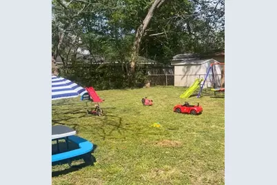 6043 Lyndhurst Drive, Houston, TX 77033 - Photo 20