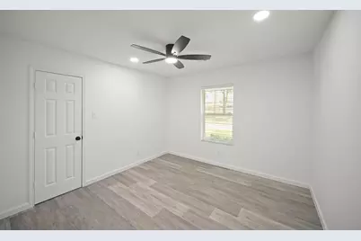 5943 Greenmont Drive, Houston, TX 77092 - Photo 22