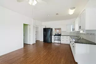 4110 Liberty Dr, Galveston, TX 77554 - Photo 8