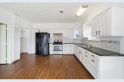 4110 Liberty Drive, Galveston, TX 77554 - Photo 10