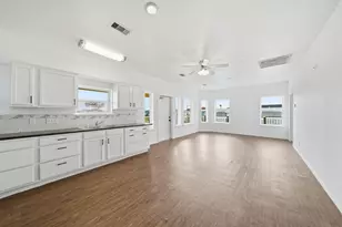 4110 Liberty Dr, Galveston, TX 77554 - Photo 12