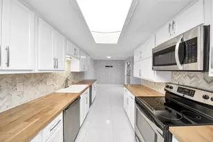 14365 Lost Meadow Ln, Houston, TX 77079 - Photo 6