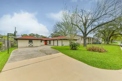 1422 Cedarbrook Court, Seabrook, TX 77586 - Photo 1