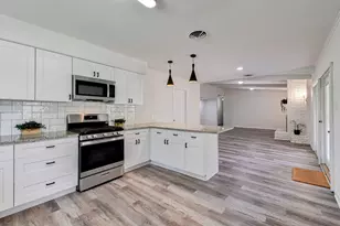 1703 N Roberson St, Conroe, TX 77301 - Photo 10