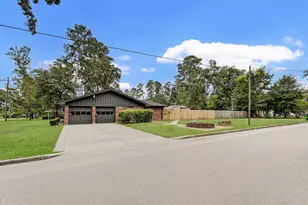 1703 N Roberson St, Conroe, TX 77301 - Photo 2