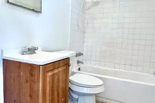 425 E Park St, Alvin, TX 77511 - Photo 6