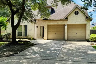 14009 Hollow Canyon Ln, Rosharon, TX 77583 - Photo 2