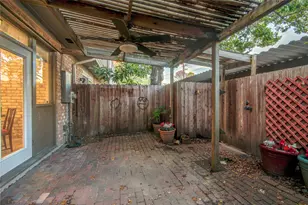 7449 Brompton St, Houston, TX 77025 - Photo 8