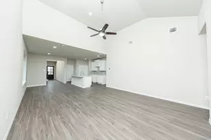 2019 Emerald Lk Trl, Dayton, TX 77535 - Photo 6