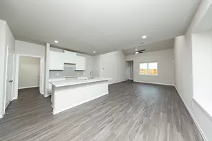 2019 Emerald Lk Trl, Dayton, TX 77535 - Photo 4