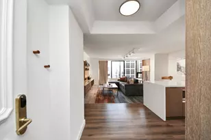 1300 Lamar St, Houston, TX 77010 - Photo 2