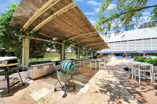 1300 Lamar St, Houston, TX 77010 - Photo 42