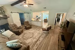 1407 Avenue F, Danbury, TX 77534 - Photo 6