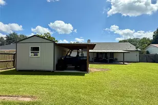 1407 Avenue F, Danbury, TX 77534 - Photo 22