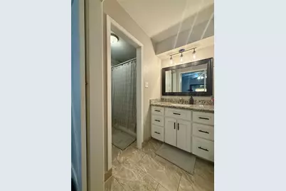 1407 Avenue F, Danbury, TX 77534 - Photo 16