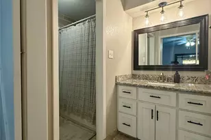 1407 Avenue F, Danbury, TX 77534 - Photo 16