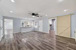 425 20th Ave N, Texas City, TX 77590 - Photo 8