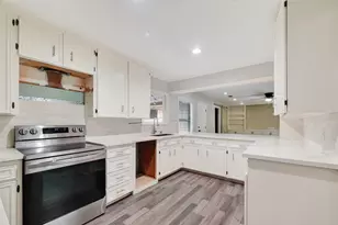 425 20th Ave N, Texas City, TX 77590 - Photo 18