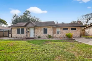 425 20th Ave N, Texas City, TX 77590 - Photo 4