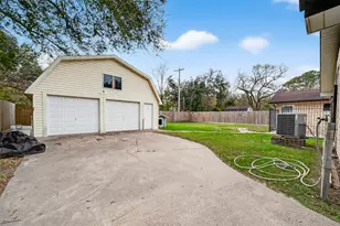 425 20th Ave N, Texas City, TX 77590 - Photo 44