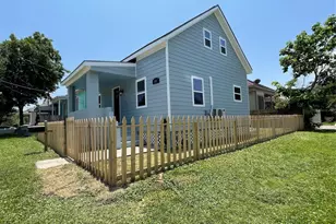 1701 40th St, Galveston, TX 77550 - Photo 4