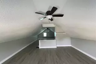 1701 40th St, Galveston, TX 77550 - Photo 12